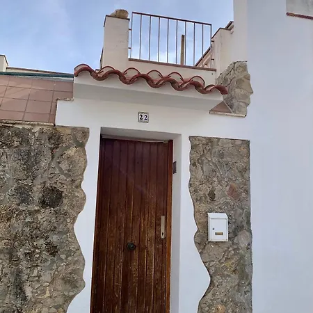 Estudi,22 * L' Escala